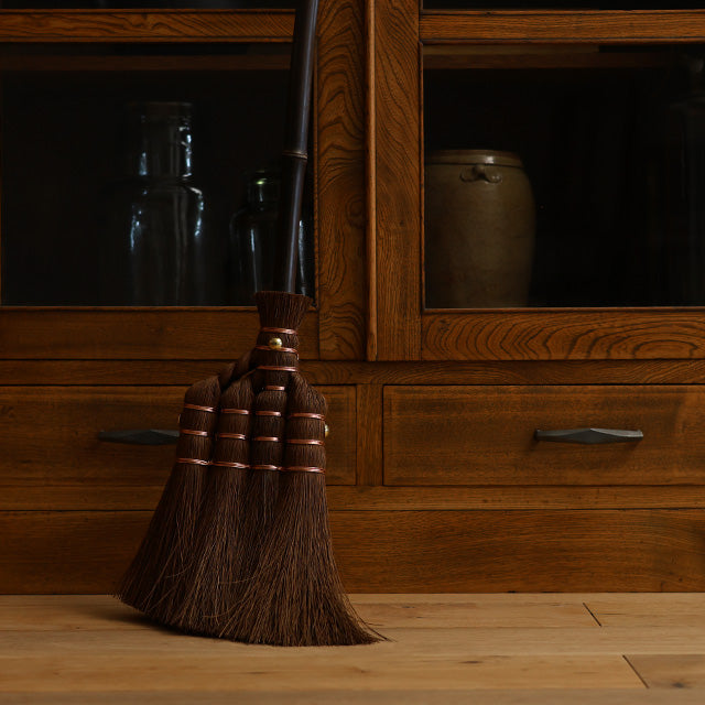 Broom Craft Japanese Palm Broom - 4-Ball Middle