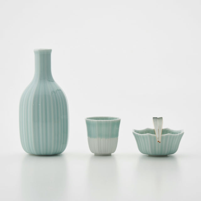 Nabeshima Kosen Kiln Nabeshima Celadon Sake Vessel Set