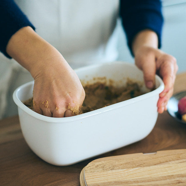 Enamel Pickle Crock - Easy Stirring Design
